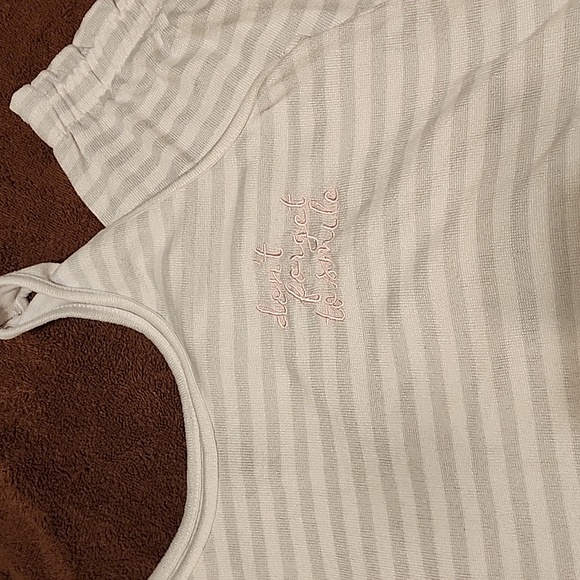 2 pc Pjs - Picture 4 of 6